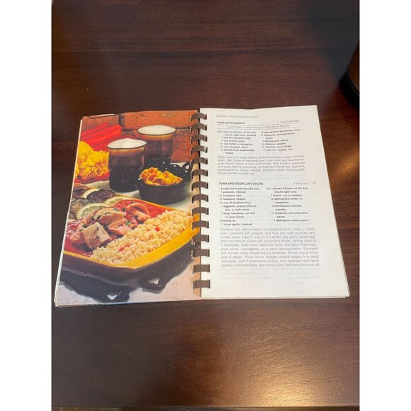 Vintage Chicken of the Sea Tuna Cookbook - Picture 4 of 6